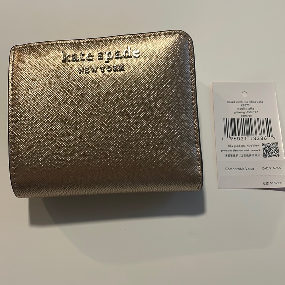 Kate Spade boxed small zip bifold wallet